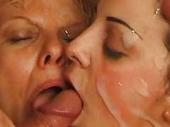 LovelyClips presents: Femme fontaine de 40 ans